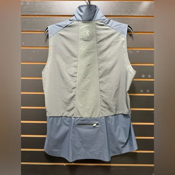 New On Running Women’s Weather Vest Gray Blue Waterproof Reflective Size L - Picture 4 of 5